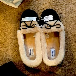 brand new old navy slippers